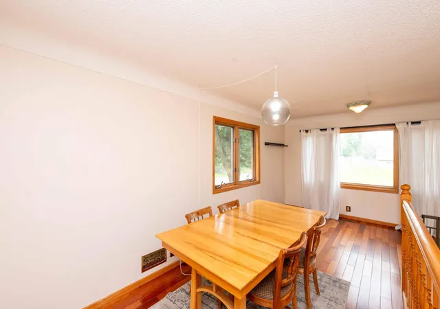 Photo 4 of Sale Pending at 3488 Midland Ct, Saint Paul, MN 55110 | MLS# 7108371 | Listing updated on 2026-10-23