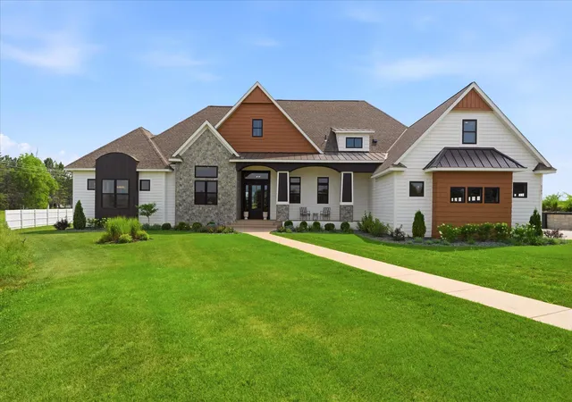 Photo 3 of Mansion for sale at 6783 Broadview Dr, Prior Lake, MN 55372 | MLS# 7108383 | Listing updated on 2026-10-06