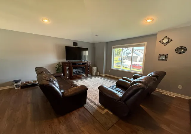 2nd image of 506 3rd St Se, Hayfield, MN 55940 | MLS# 7108385