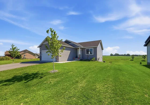 image of 608 Elm St N, Kimball, MN 55353 | MLS# 7108402