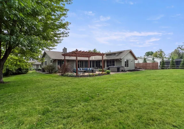 Photo 1 of Single family home for sale at 22617 Hole In The Day Dr, Nisswa, MN 56468 | MLS# 7108405 | Listing updated on 2026-09-16