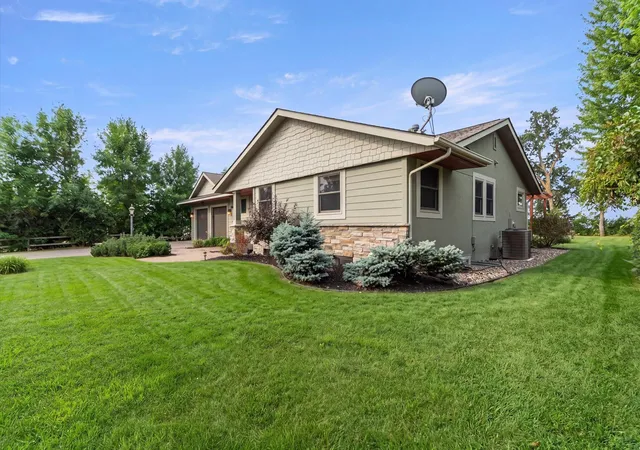 3rd image of 22617 Hole In The Day Dr, Nisswa, MN 56468 | MLS# 7108405