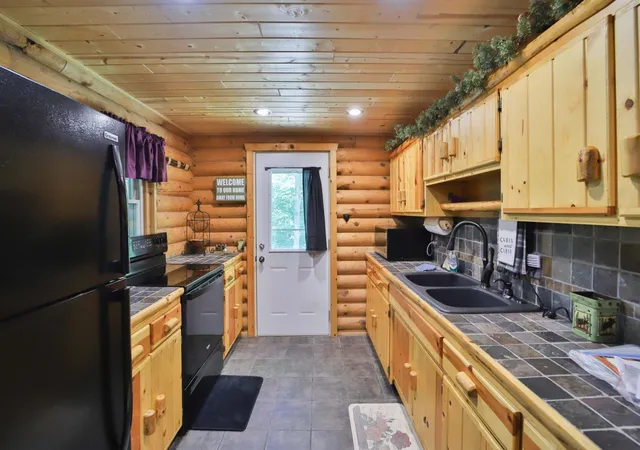 Photo 3 of Single family home for sale at 31094 Four Seasons Pl, Pequot Lakes, MN 56472 | MLS# 7108414 | Listing updated on 2026-08-27