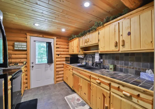 Photo 3 of Single family home for sale at 31094 Four Seasons Pl, Pequot Lakes, MN 56472 | MLS# 7108414 | Listing updated on 2026-08-27