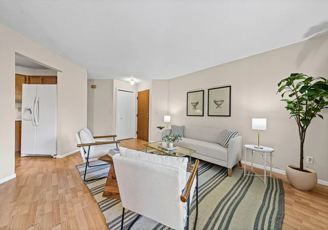Photo 3 of Condo for sale at 1560 Wheelock Ln #203, Saint Paul, MN 55117 | MLS# 7108438 | Listing updated on 2026-10-06
