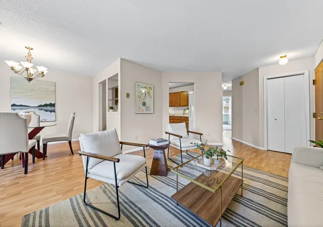 Listing Photo 4 - Condo for sale in building located at 1560 Wheelock Ln, St. Paul, MN 55117 - Unit #203