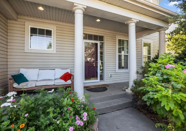 2nd image of 1893 Clover Meadow Dr, Chaska, MN 55318 | MLS# 7108453