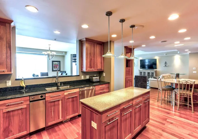 Photo 4 of Condo for sale at 1070 Grandview Ct NE #406, Minneapolis, MN 55421 | MLS# 7108466 | Listing updated on 2026-08-27
