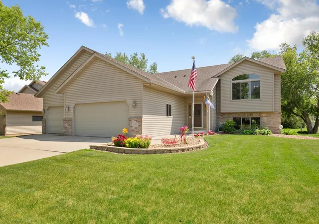 Homes for sale in Faribault, MN | 2103 Kennedy Dr, Faribault, MN 55021 | MLS# 7108469
