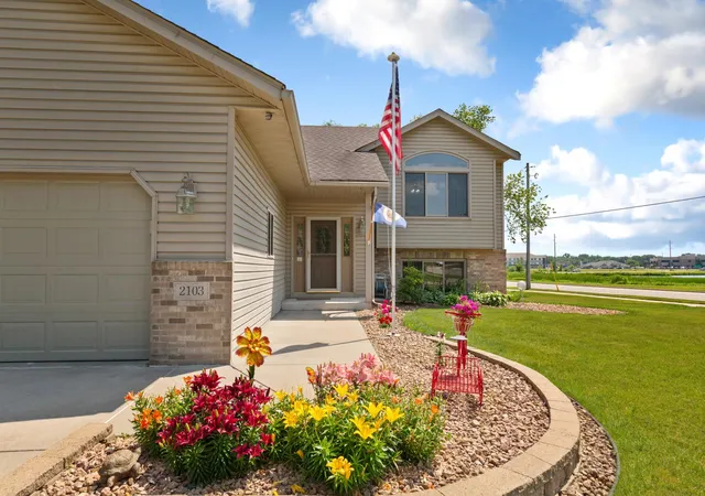 Homes for sale in Faribault, MN | 2103 Kennedy Dr, Faribault, MN 55021 | MLS# 7108469