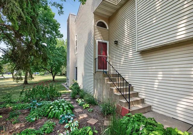 Photo 3 of Single family home for sale at 4238 Boulder Ridge Point, Saint Paul, MN 55122 | MLS# 7108483 | Listing updated on 2026-08-28