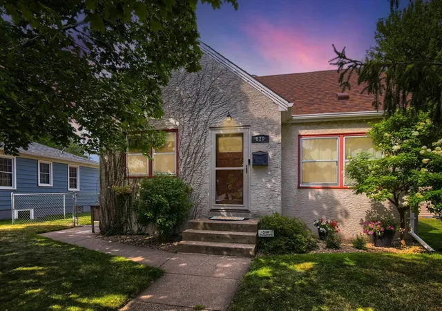Photo 1 of Single family home for sale at 820 4th Avenue S, South Saint Paul, MN 55075 | MLS# 7108485 | Listing updated on 2026-09-14