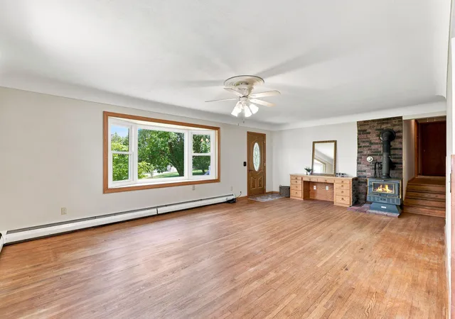 Photo 3 of Single family home for sale at 21126 210th Street, Hutchinson, MN 55350 | MLS# 7108489 | Listing updated on 2026-08-03