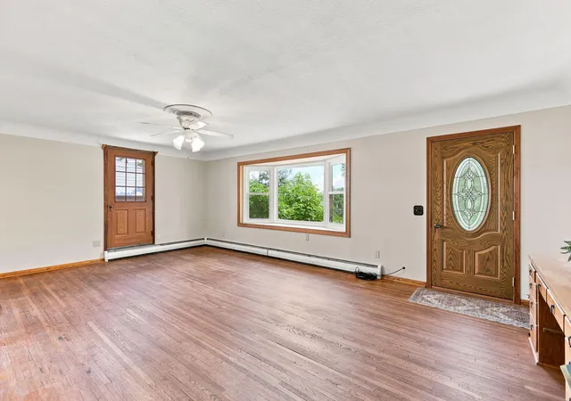 Photo 3 of Single family home for sale at 21126 210th Street, Hutchinson, MN 55350 | MLS# 7108489 | Listing updated on 2026-08-03