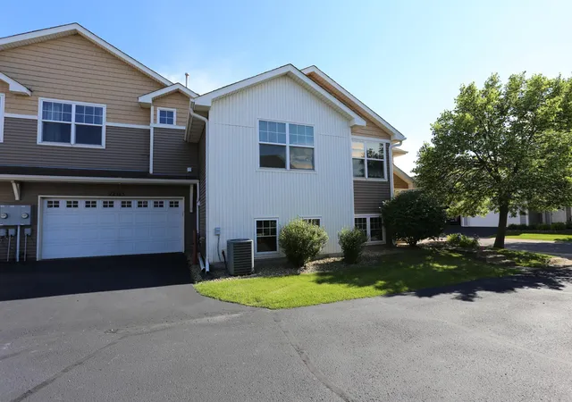 2nd image of 22323 Cameo Ct, Forest Lake, MN 55025 | MLS# 7108492