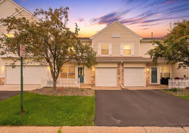 1st image of 5104 Oriole Dr, Farmington, MN 55024 | MLS# 7108499