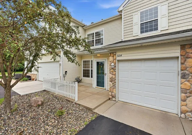 3rd image of 5104 Oriole Dr, Farmington, MN 55024 | MLS# 7108499