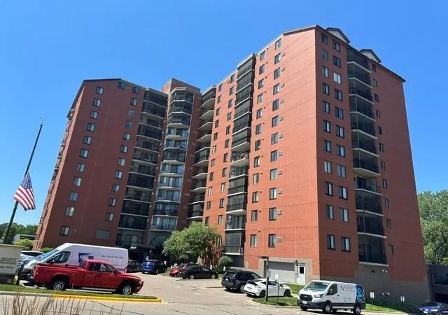 Photo 1 of Condo for sale at 6500 Woodlake Dr #1104, Minneapolis, MN 55423 | MLS# 7108516 | Listing updated on 2026-08-31