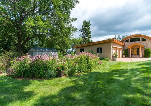 Photo 4 of Single family home for sale at 30960 Old Ml Rd, La Crescent, MN 55947 | MLS# 7108534 | Listing updated on 2026-08-27