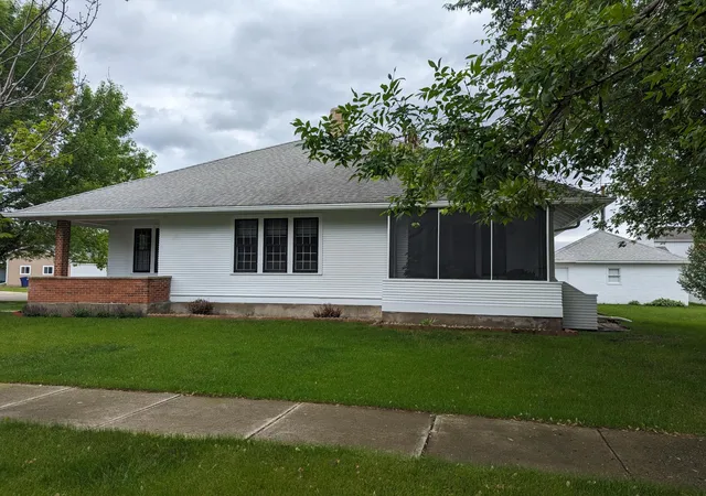 2nd image of 107 7th Ave W, Lisbon, ND 58054 | MLS# 7108537