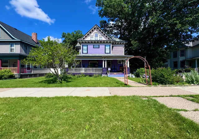 Homes for sale in Faribault, MN | 9 2nd Ave Sw, Faribault, MN 55021 | MLS# 7108576