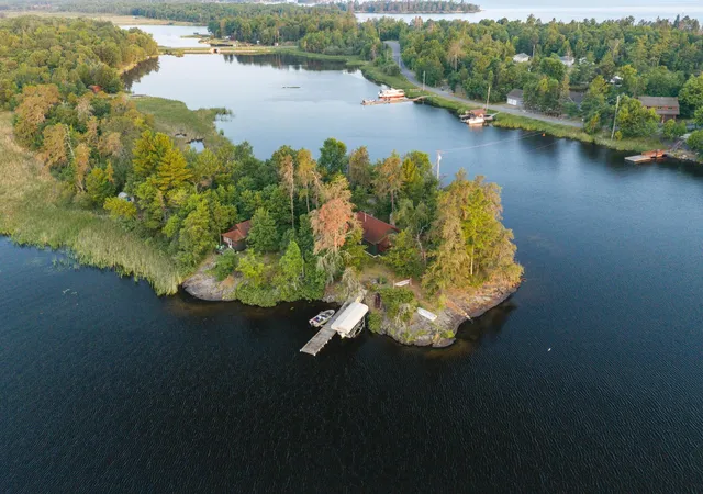 Photo 1 of Single family home for sale at 1922 Vellieux Is, International Falls, MN 56649 | MLS# 7108577 | Listing updated on 2026-08-27