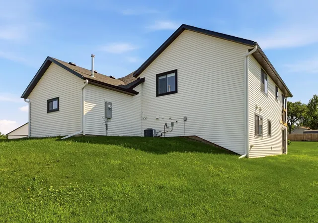 35th image of 413 10th St W, Mantorville, MN 55955 | MLS# 7108580
