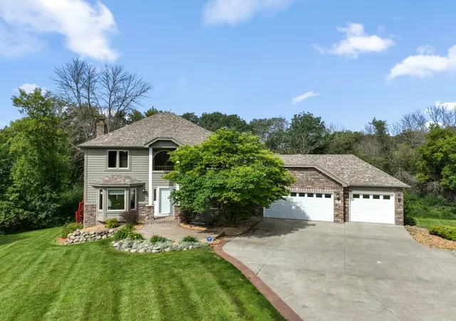 1st image of 22530 Forest Ridge Dr, Lakeville, MN 55044 | MLS# 7108587
