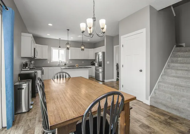 3rd image of 1114 Susan Ln, Roberts, WI 54023 | MLS# 7108589