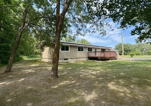 Photo 3 of Single family home for sale at 42015 Mattson Is Rd, Roseau, MN 56751 | MLS# 7108591 | Listing updated on 2026-08-12