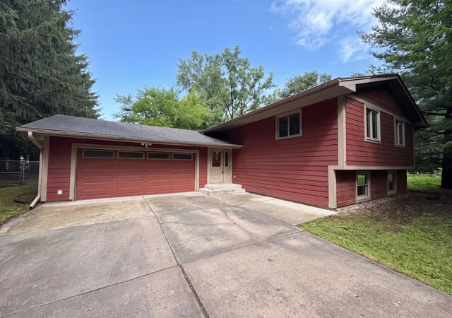 Homes for sale in North Saint Paul, MN | 5243 Latta St, North Saint Paul, MN 55110 | MLS# 7108606