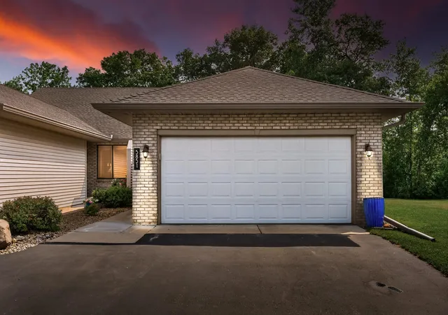 Photo 2 of Townhouse for sale at 5851 Oxboro Ave N, Stillwater, MN 55082 | MLS# 7108610 | Listing updated on 2026-10-04