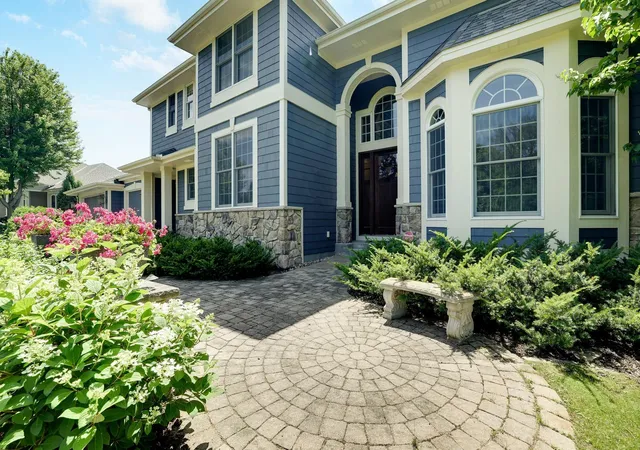 Photo 2 of Sale Pending at 4270 Wild Meadows Dr, Hamel, MN 55340 | MLS# 7108626 | Listing updated on 2026-08-17