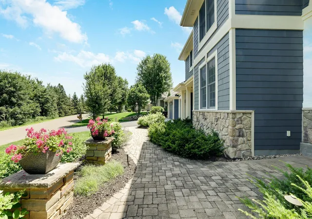 Photo 3 of Sale Pending at 4270 Wild Meadows Dr, Hamel, MN 55340 | MLS# 7108626 | Listing updated on 2026-08-17