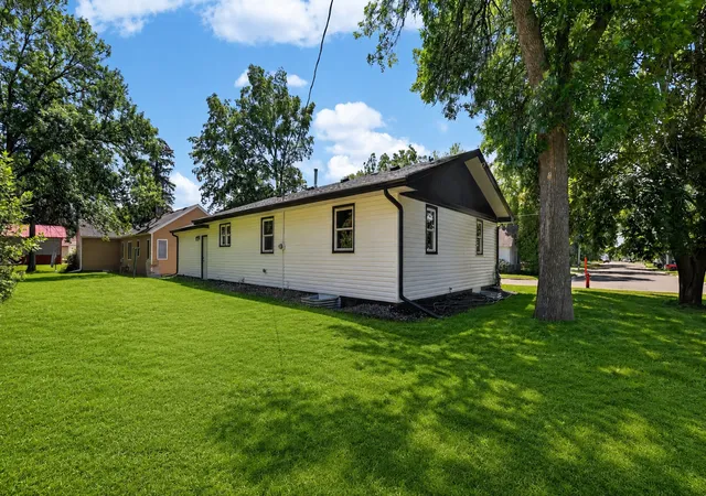 Homes for sale in Rush City, MN | 285 W 1St St, Rush City, MN 55069 | MLS# 7108647