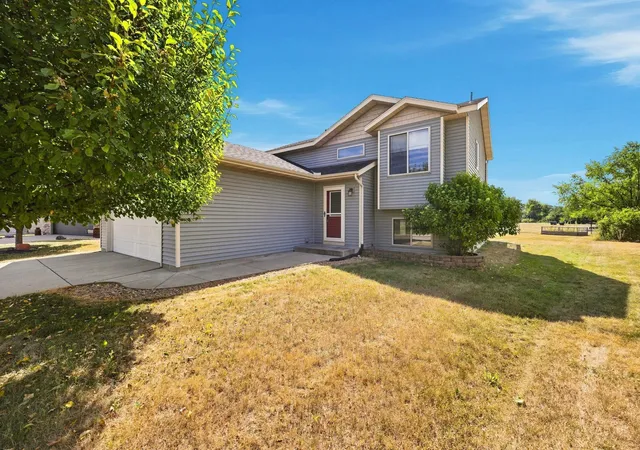 1st image of 1050 Voyageur St, Saint Cloud, MN 56303 | MLS# 7108654