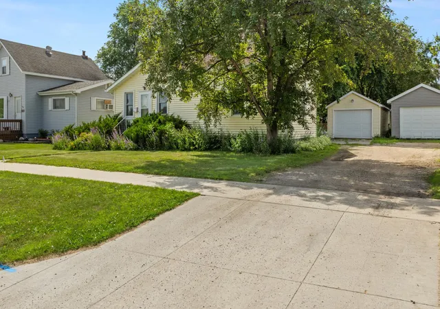3rd image of 527 1St St N, Wahpeton, ND 58075 | MLS# 7108660