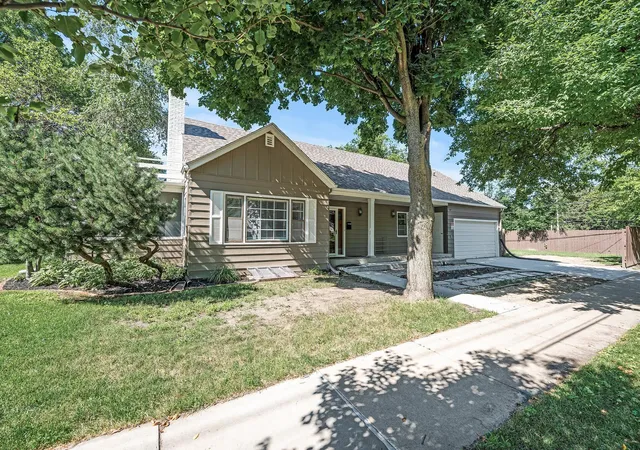 Photo 2 of Single family home for sale at 1419 6th Street Sw, Rochester, MN 55902 | MLS# 7108665 | Listing updated on 2026-09-01