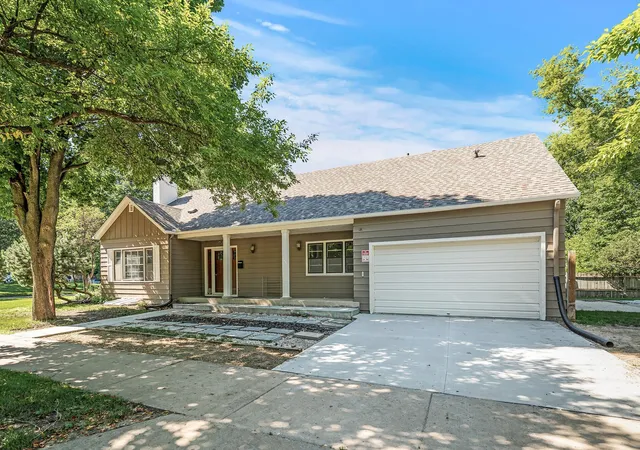 Photo 3 of Single family home for sale at 1419 6th Street Sw, Rochester, MN 55902 | MLS# 7108665 | Listing updated on 2026-09-01