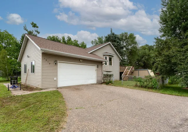 3rd image of 1010 Hampshire St, Prescott, WI 54021 | MLS# 7108689