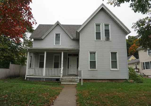 Homes for sale in Red Wing, MN | 815 W 4th St, Red Wing, MN 55066 | MLS# 7108694