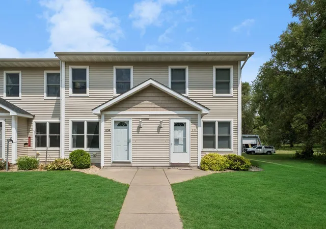 1st image of 634 Pine St #5, Prescott, WI 54021 | MLS# 7108696