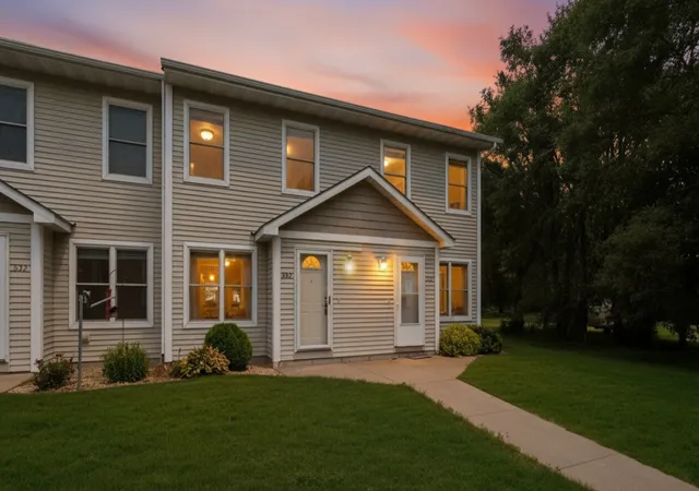 2nd image of 634 Pine St #5, Prescott, WI 54021 | MLS# 7108696