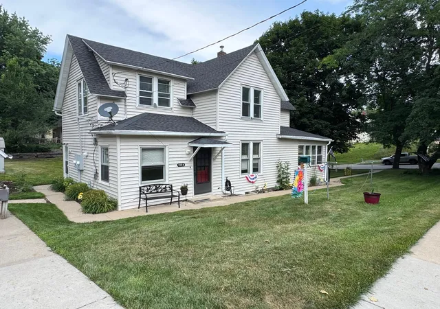 Photo 3 of Multi family home for sale at 1134 Central Ave, Red Wing, MN 55066 | MLS# 7108698 | Listing updated on 2026-09-19