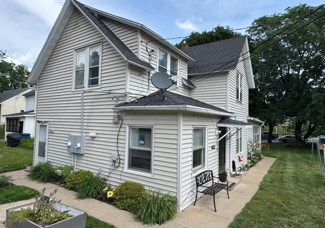 Listing Photo 4 - Condo for sale in building located at 1134 Central Ave, Red Wing, MN 55066
