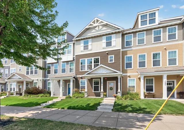 2nd image of 1470 Old Hwy 8 Nw, Saint Paul, MN 55112 | MLS# 7108701