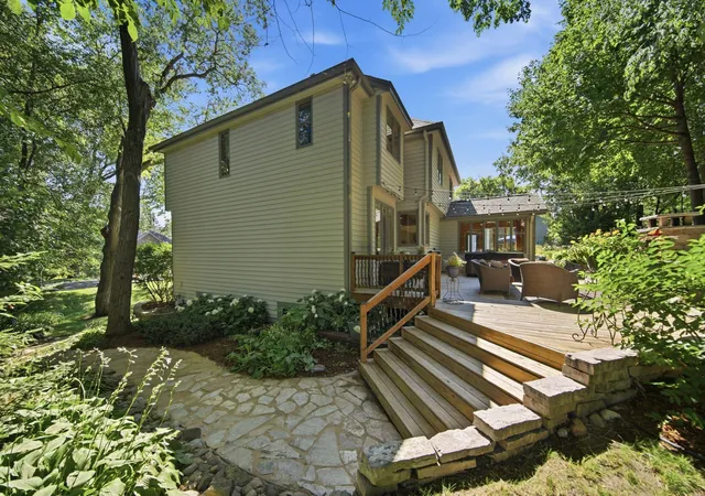 4th image of 699 Bridle Ridge Rd, Saint Paul, MN 55123 | MLS# 7108735