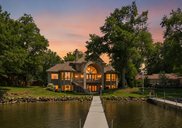 1st image of 19520 W Tri Oak Cir Ne, Wyoming, MN 55092 | MLS# 7108746