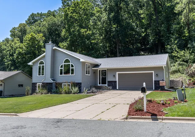 Photo 2 of Sale Pending at 395 Pleasant Hl Dr, Winona, MN 55987 | MLS# 7108748 | Listing updated on 2026-08-21