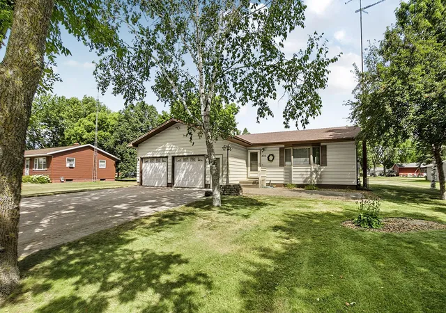2nd image of 570 3rd St Nw, Richmond, MN 56368 | MLS# 7108755